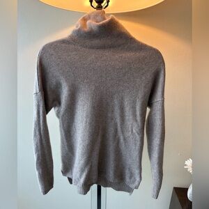 Cashmere Beige Turtleneck Sweater Size Small